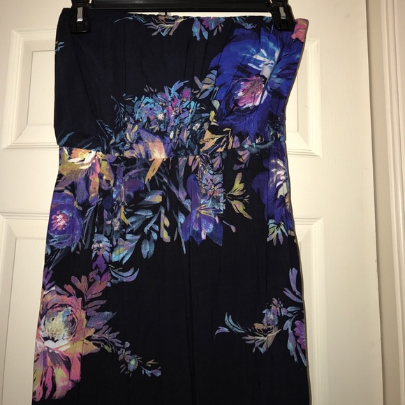 Dresses & Skirts - Strapless maxi dress