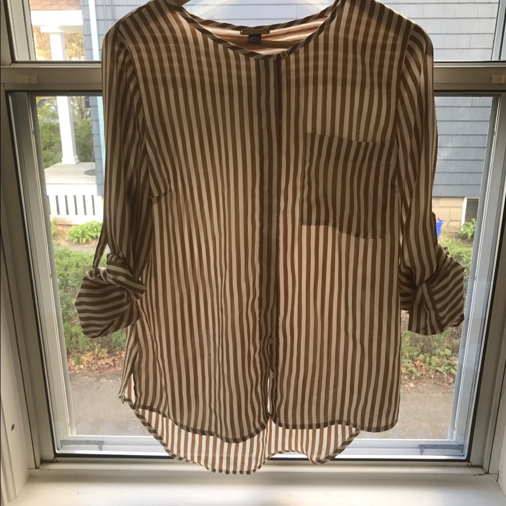 Long sleeve gold and white shirt