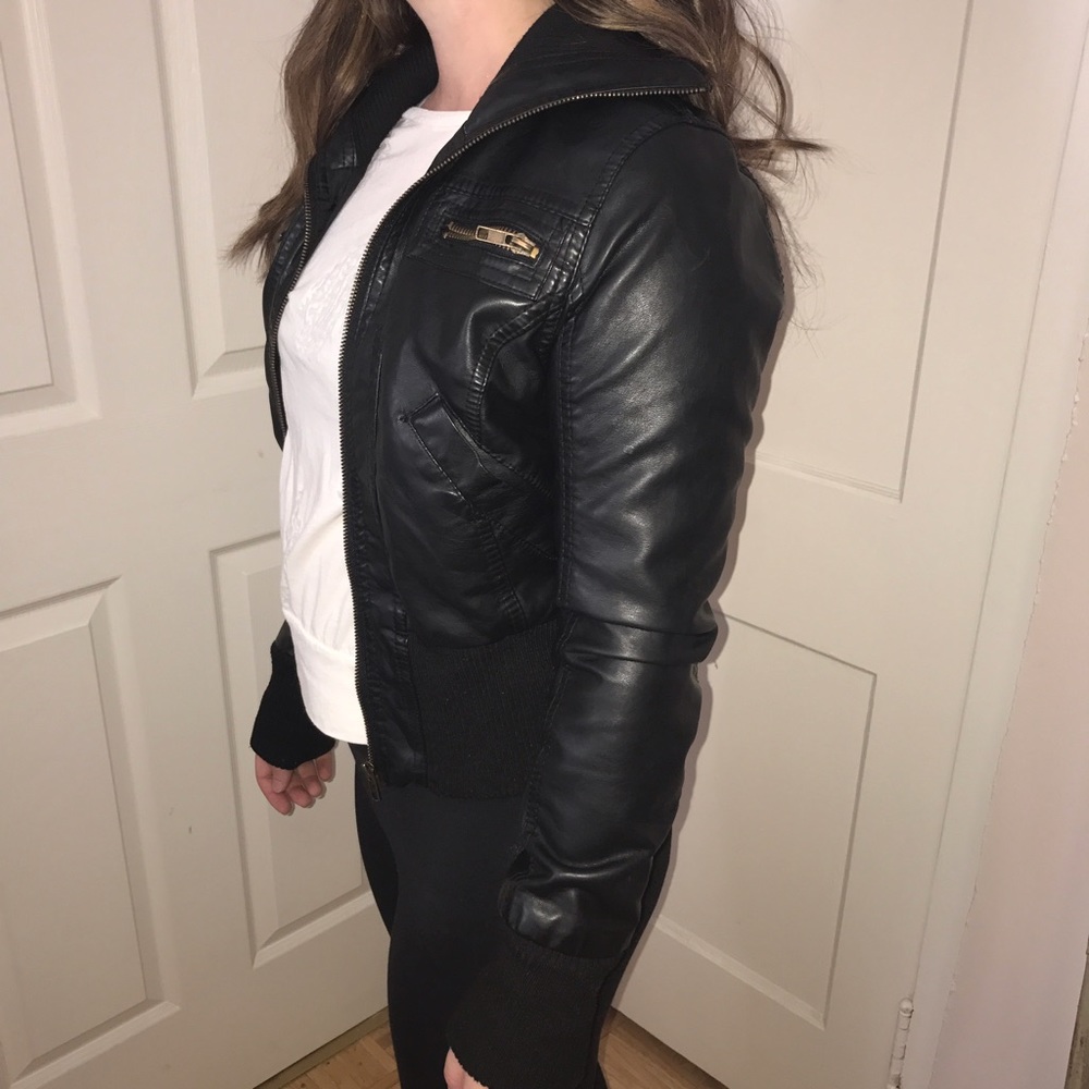 Leather jacket - Picture 2 of 3