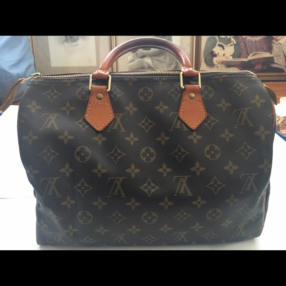 LOUIS VUITTON Monogram Speedy 30