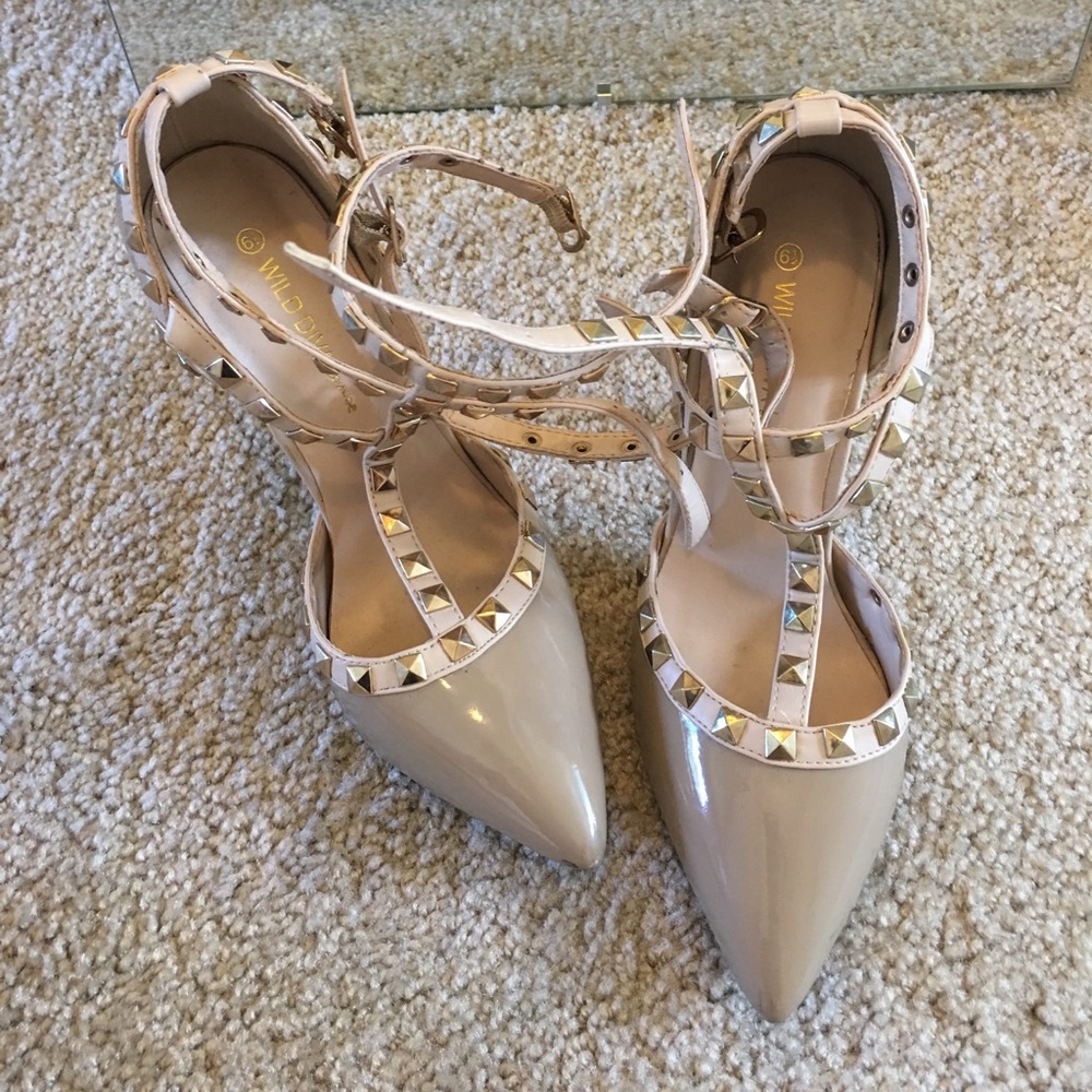 Studs high heel