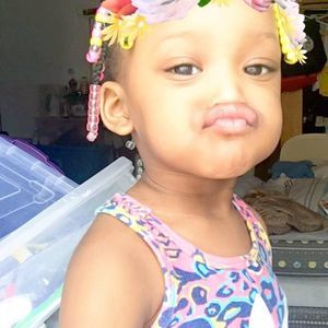 Meet your Posher, Lenora