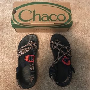 **SOLD**Brand new chacos! 🌞