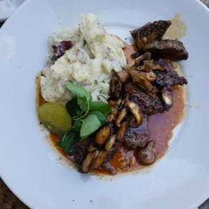 Meet your Posher, Yaismely