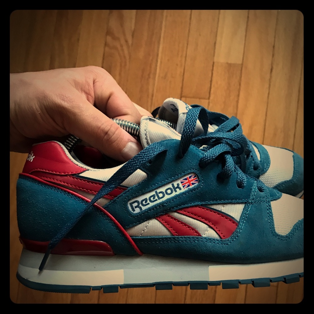 Reebok classic sneakers 9.5