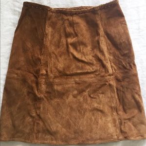 Zara suede skirt (size S) — never worn
