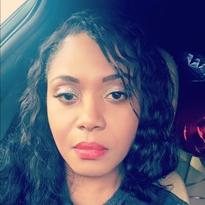 Meet your Posher, Anitra