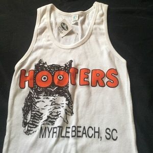 Hooters tank. Bnwt