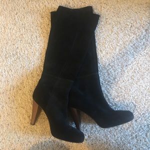 Suede mid-calf heeled boots