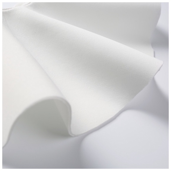 🆕 Black & White Dramatic Open Back Ruffle Dress - Picture 4 of 6