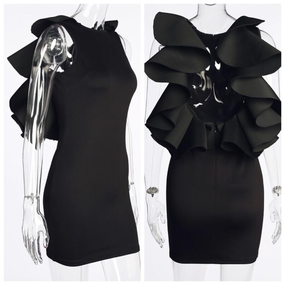 🆕 Black & White Dramatic Open Back Ruffle Dress - Picture 5 of 6