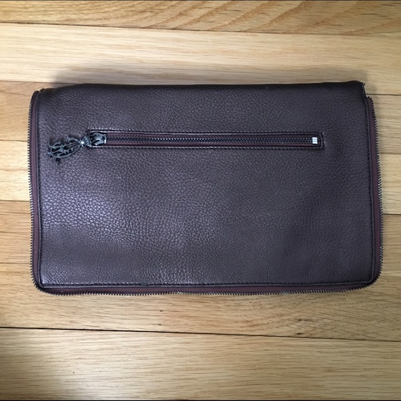 Unique Clutch - Picture 2 of 4