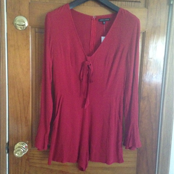 SOLD 🎉HP🎉 Kendall & Kylie red romper NWT - Picture 3 of 8