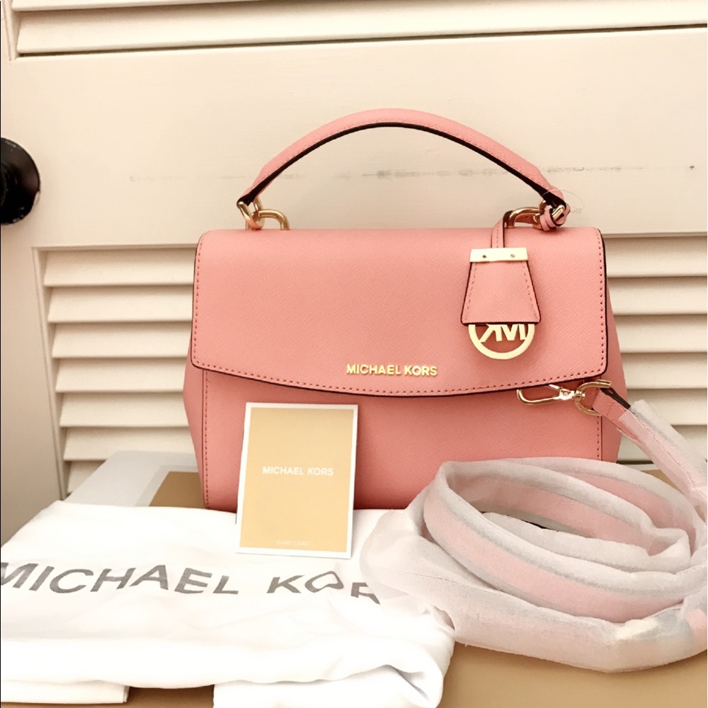 SOLD😍😍😍MICHAEL KORS AVA