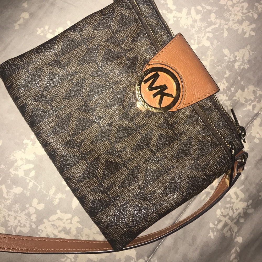 MK cross body purse