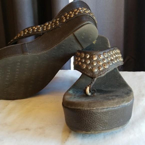 Volatile studded wedge sandals - Picture 2 of 5