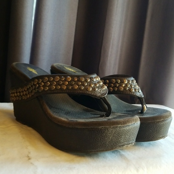 Volatile studded wedge sandals - Picture 3 of 5