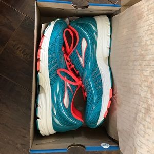 NIB Brooks Launch Running Shoes Size 8.5