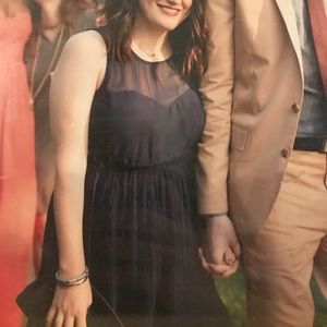 ⬇️ UO | Sleeveless, sheer sweetheart