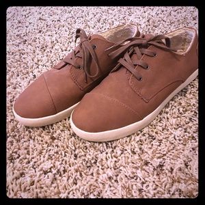 Women's Toms shoes