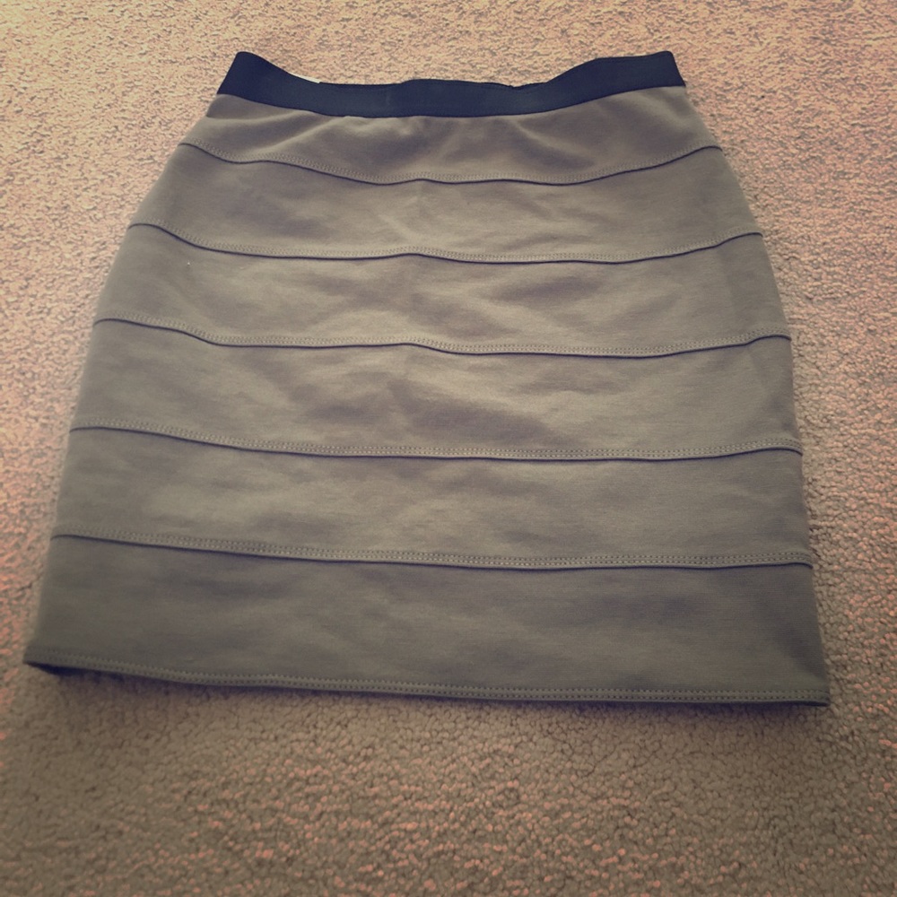 Bcbg stretch skirt