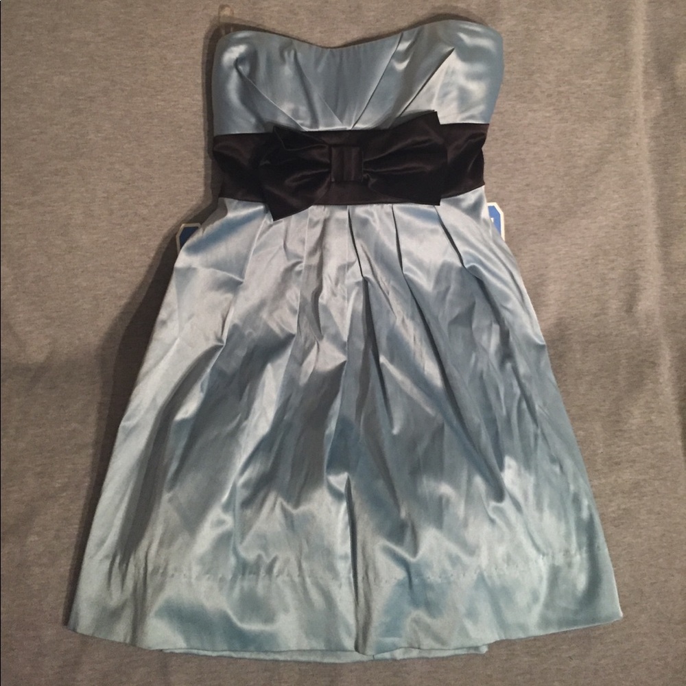 Sky Blue Strapless Above-The-Knee Bow Dress