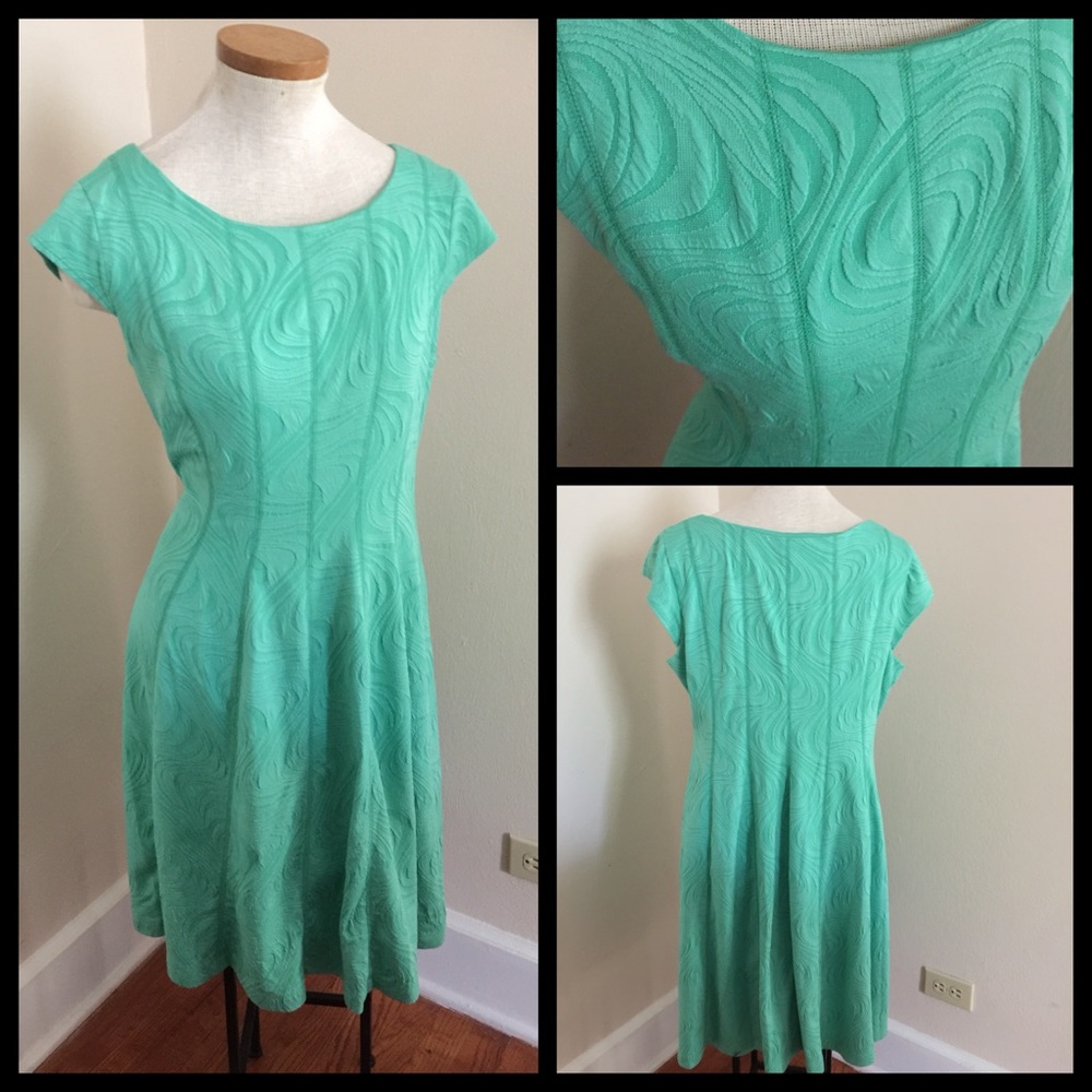 💚 Mint Green Signature by Robbie Bee Dress