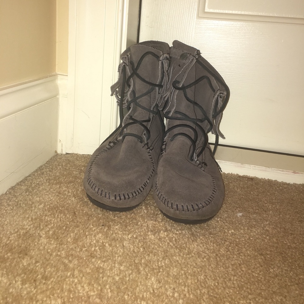 Minnetonka fringe boots