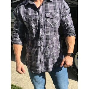 BUCKLE Button-down Shirt