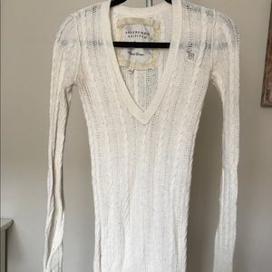 A&F cream colored V-neck sweater
