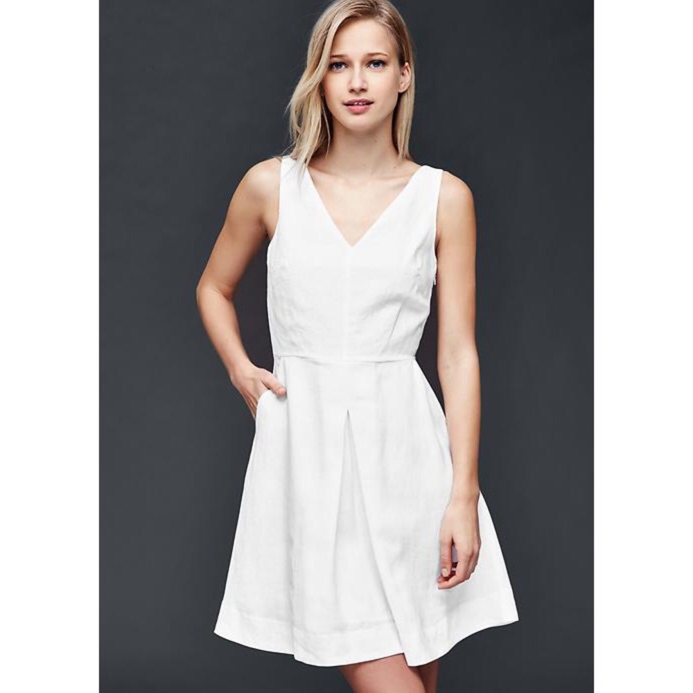 Gap Fit & Flare size 8 dress! With POCKETS!