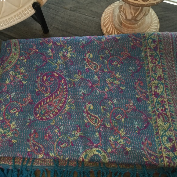 Beautiful Scarf - Picture 1 of 1