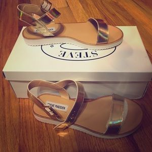 Steve Madden Mille gold iridescent sandals