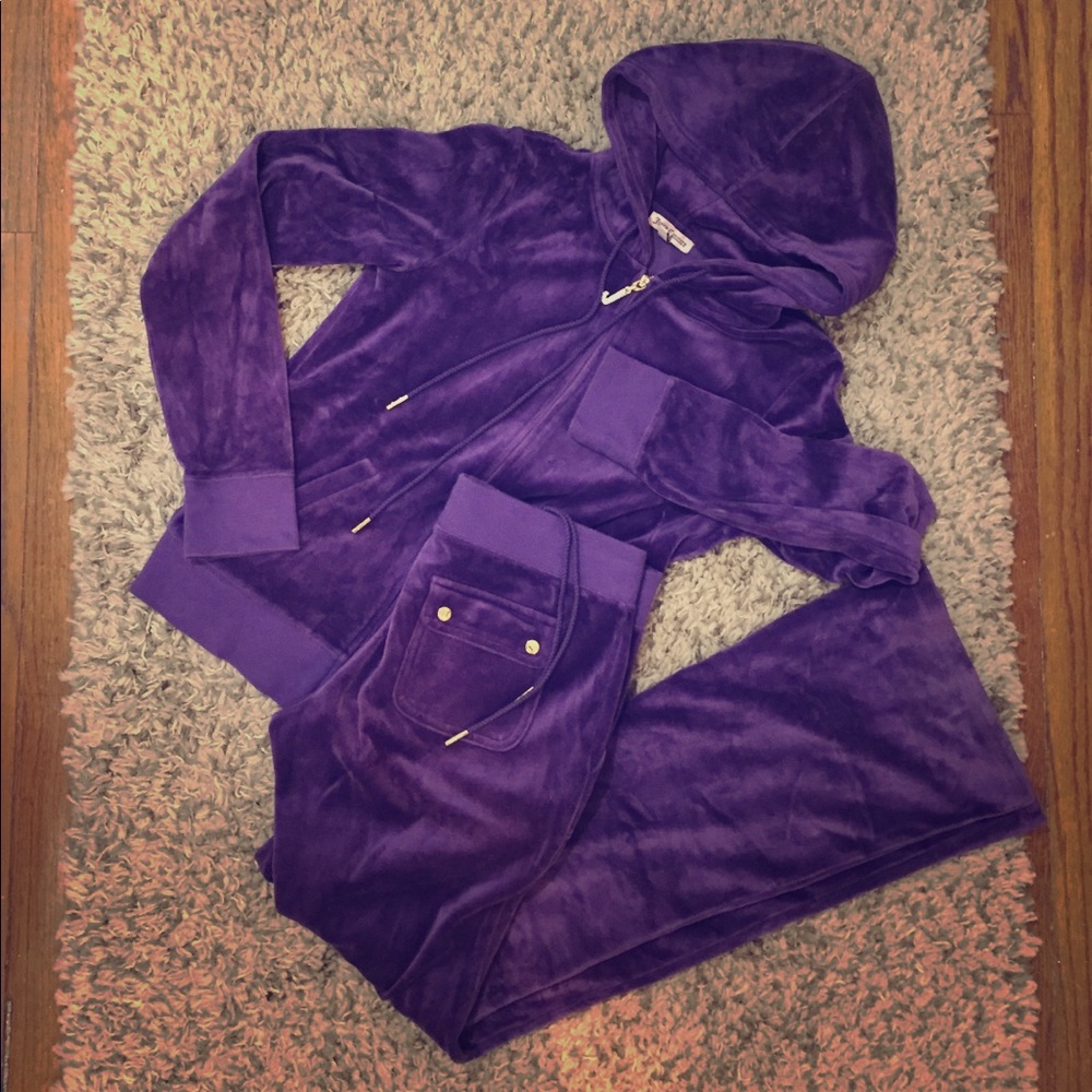 💜Juicy Couture velvet sweatsuit set