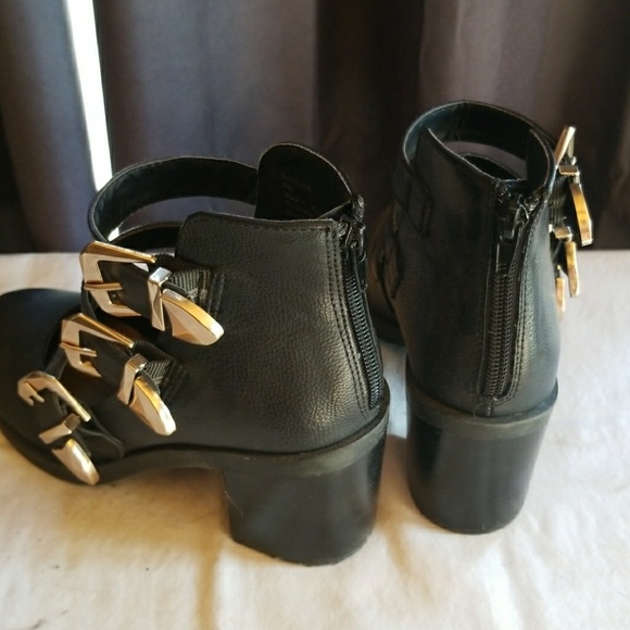 Cute buckle boots - Picture 4 of 5