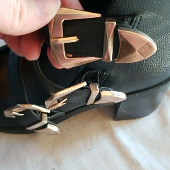 Cute buckle boots - Picture 5 of 5