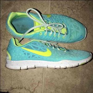 Teal Nike free run