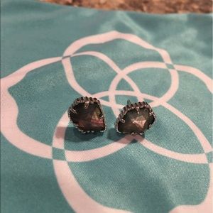 Kendra Scott Tessa studs in Black Pearl