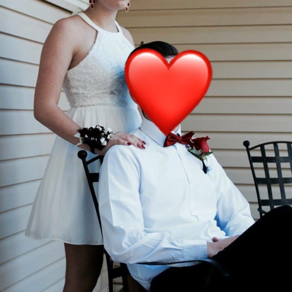 white short homecoming or prom dress💕