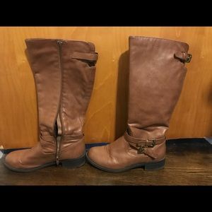 Brown boots
