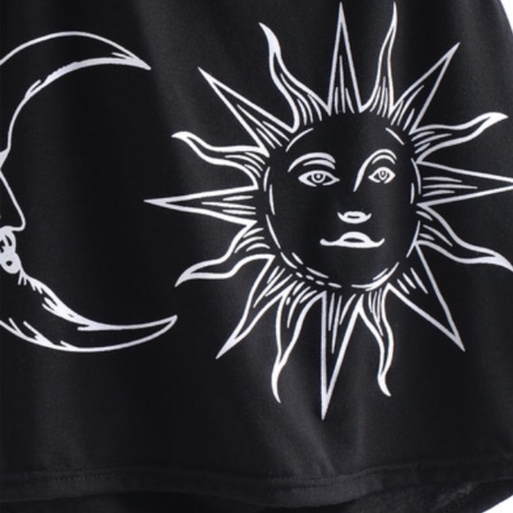 Sun and Moon Halter Top - Picture 3 of 4