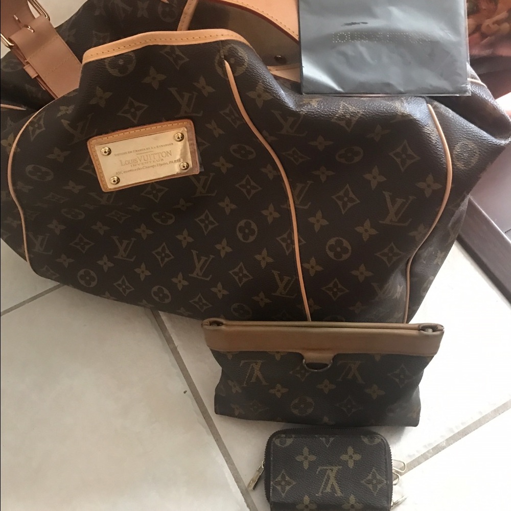 Luis Vuitton Inventuer "Hobo" Bag Set (3 pieces)