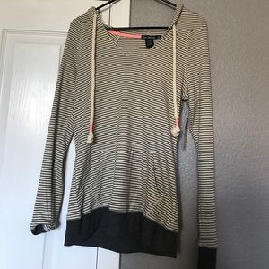 Long sleeved striped knit pullover