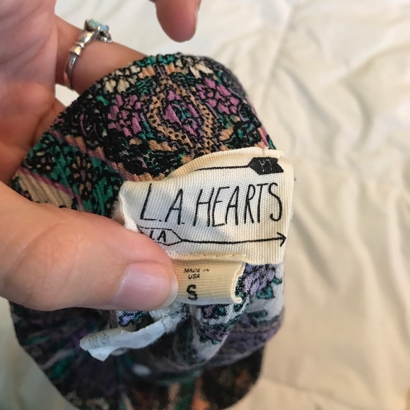 Pacsun patterned flowy shorts - Picture 4 of 4