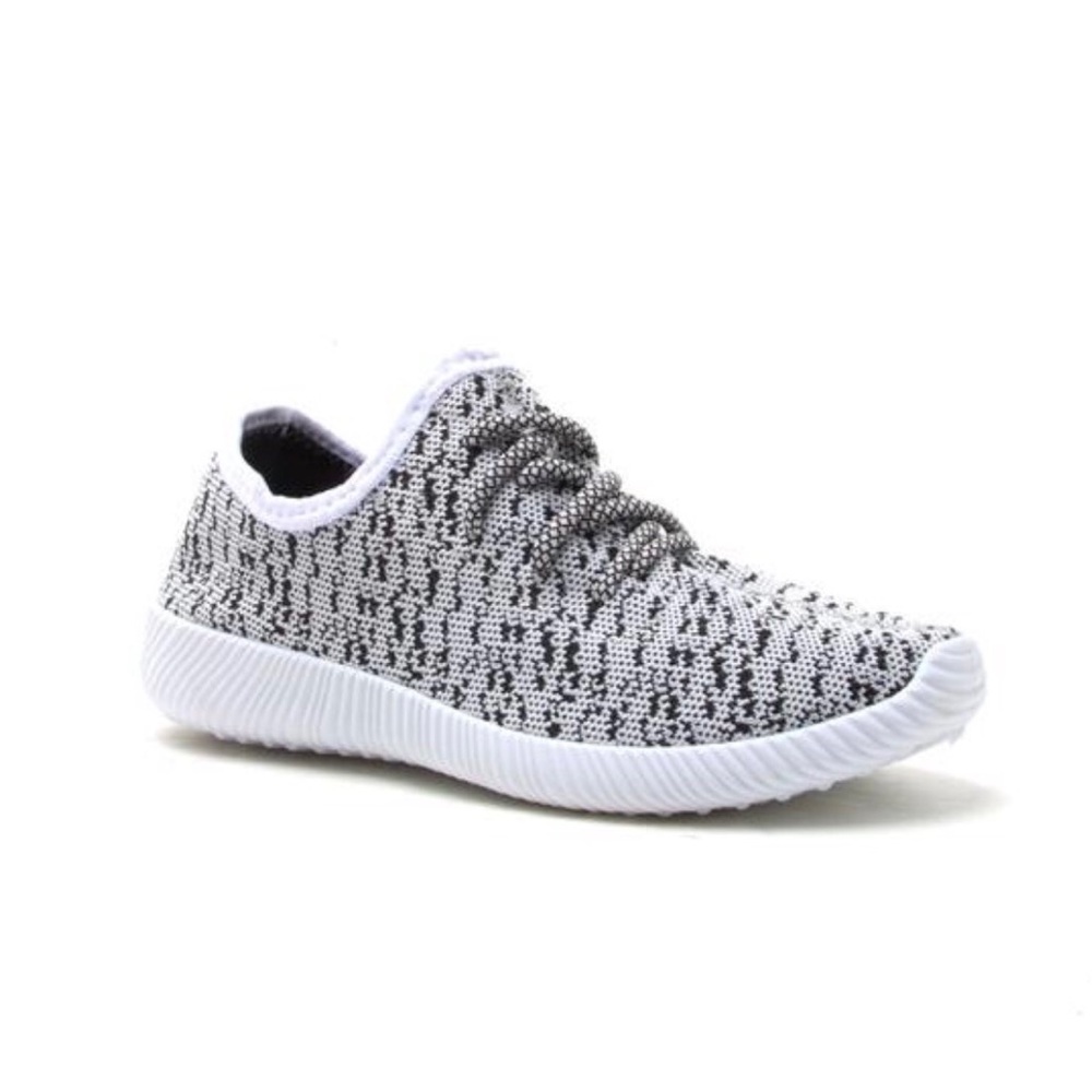 ❗️Last Pair❗️Black/White Light Weight Sneakers