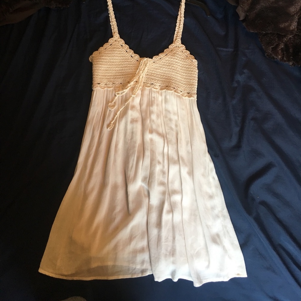 Very cute, flowy summer dress never worn.
