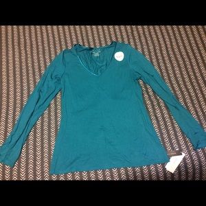 Long sleeve tee shirt