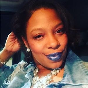 Meet your Posher, Najah