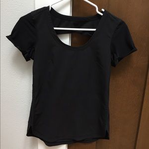 Lululemon Lighten up tee size 4