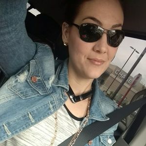 Meet your Posher, Lacey